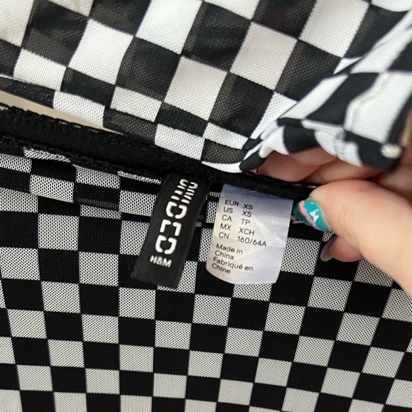 H&M Divided checkered tshirt & mini skirt set 🏁 XS - Picture 5 of 5